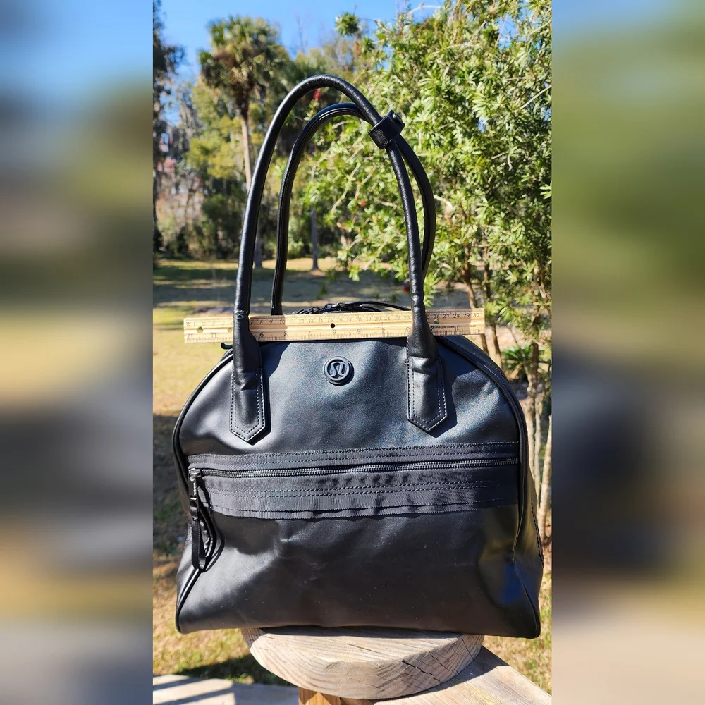Lululemon Athletica Sleek Baby Bag